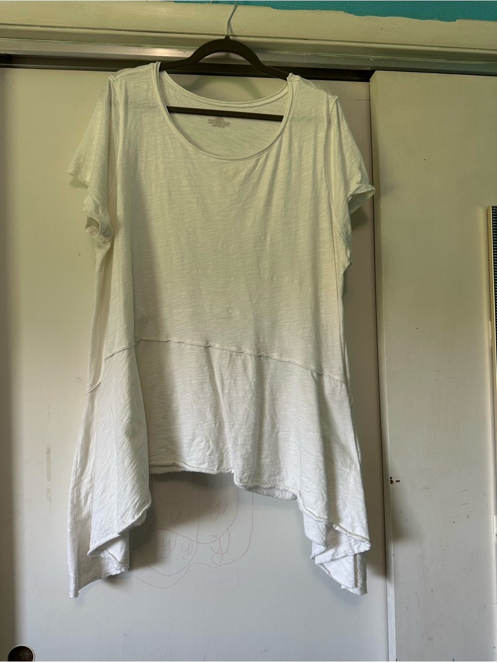 Lane Bryant White Asymmetrical Short Sleeve Tunic